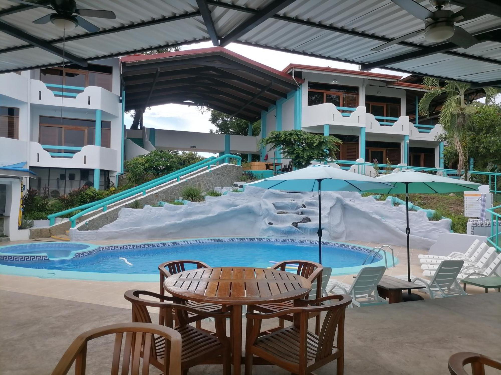 Hotel Planeta Sano Manuel Antonio Exterior foto
