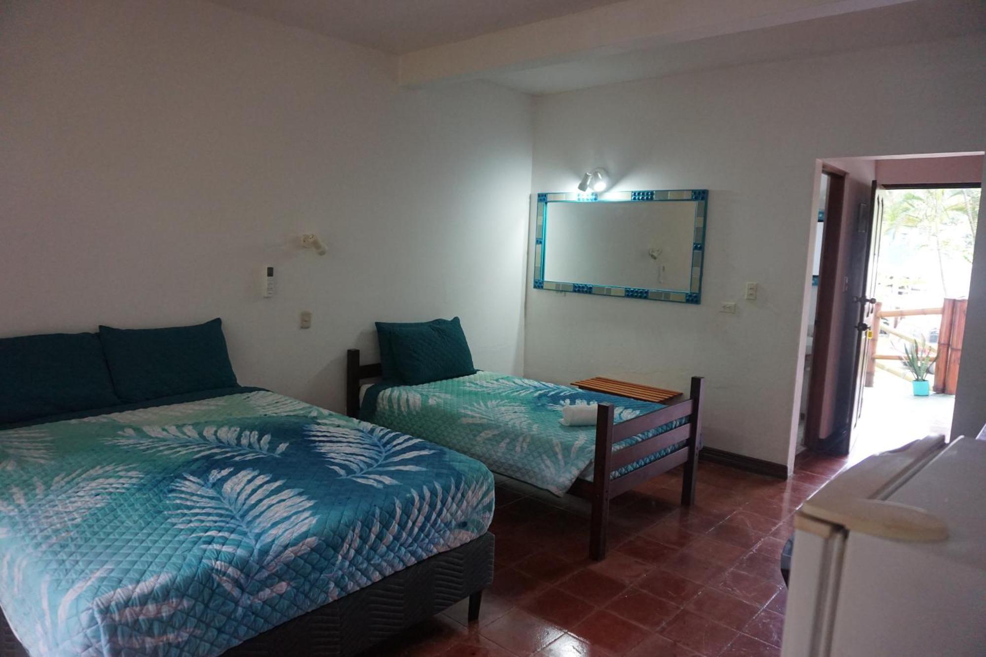 Hotel Planeta Sano Manuel Antonio Exterior foto