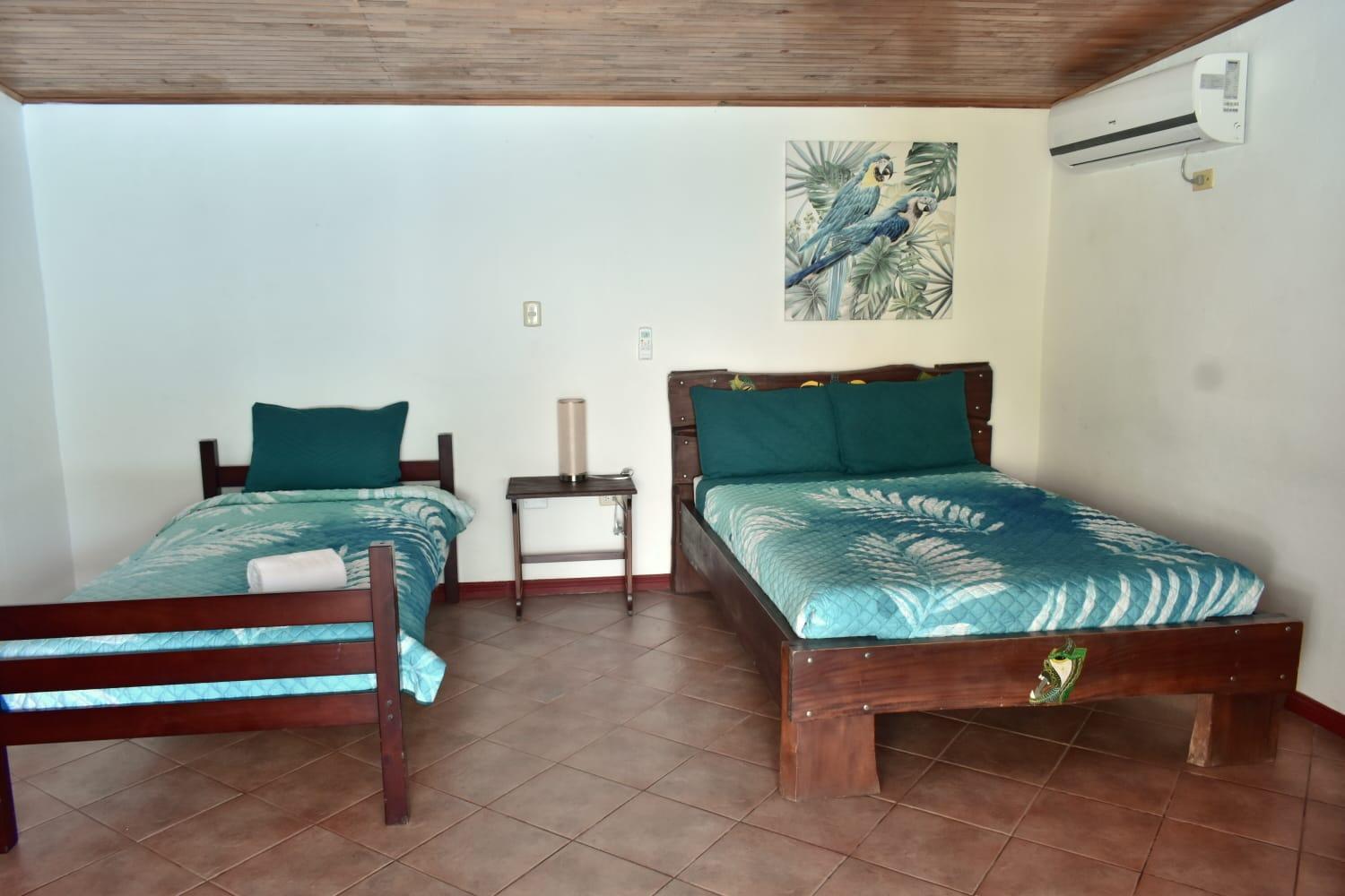Hotel Planeta Sano Manuel Antonio Exterior foto